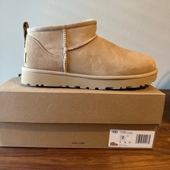 UGG Ultra Mini Classic Driftwood! - Picture 6 of 7